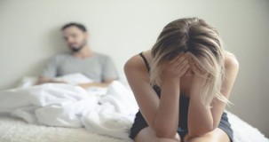 What are 10 signs of a toxic relationship?